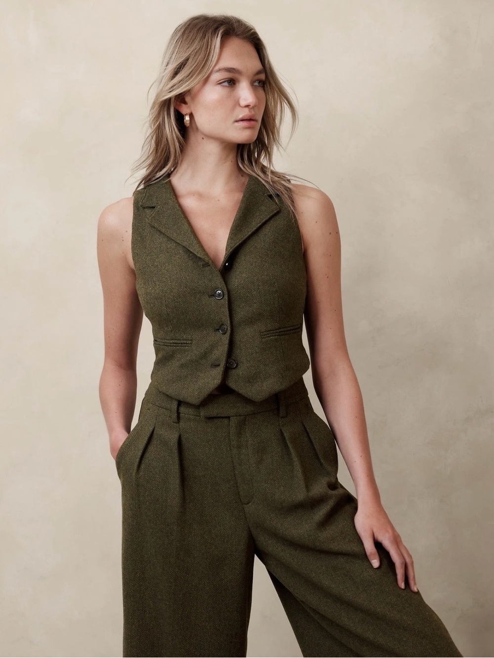 Banana Republic Herringbone Suiting Vest Olive Green Tweed Lapel Wool Blend READ